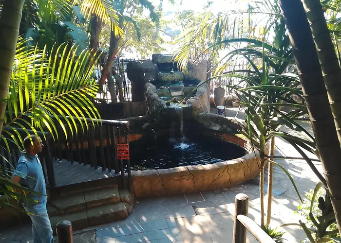 Guests house Laletsa Lodge